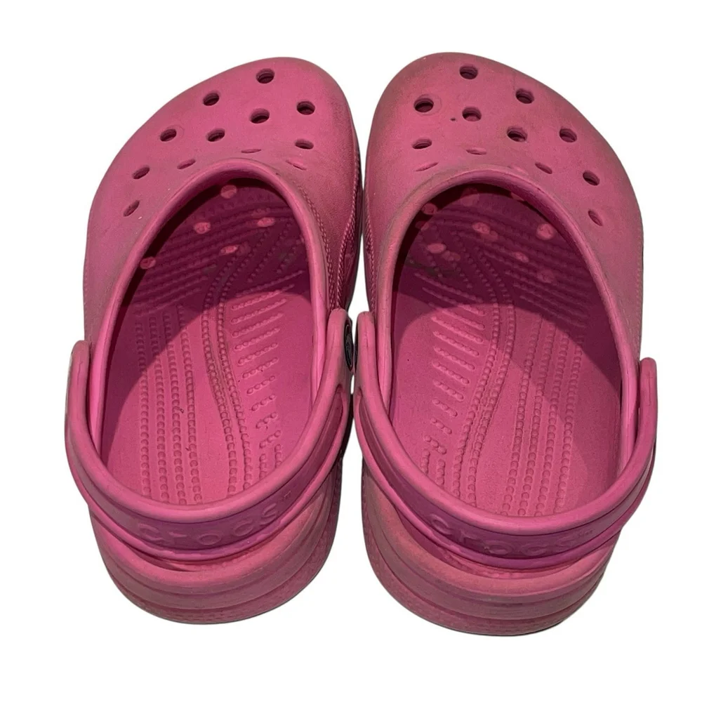Crocs Hot Pink Kids J2 - Used - Wear On‎ Heels